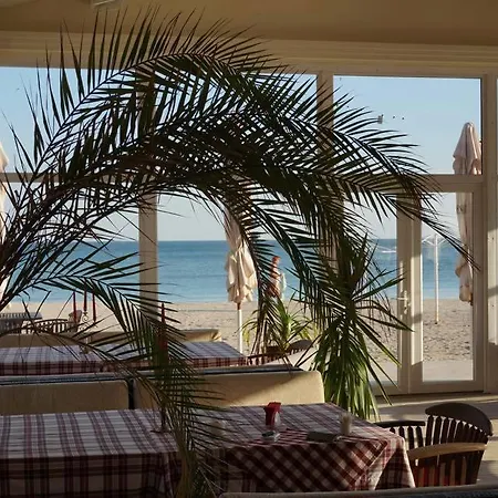 Resort Malibu Beach